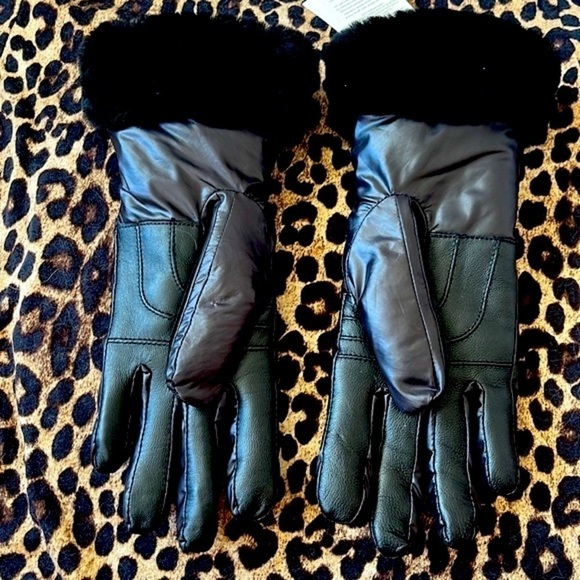 Brand New UGG Water Resistant Smart Touchscreen Black Gloves w/ Genuine Leather - Picture 7 of 16